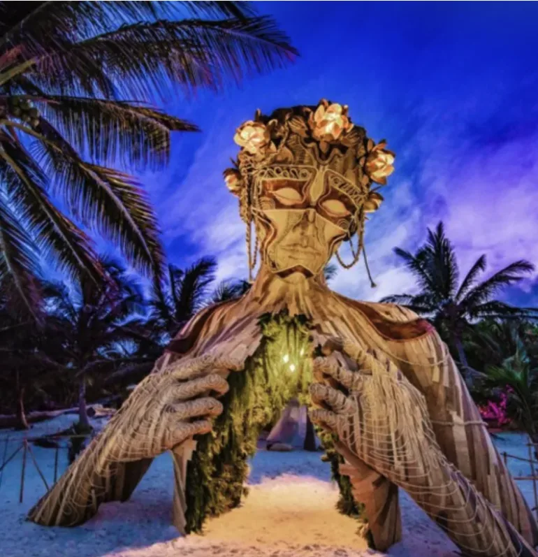 Ven a la Luz sculpture on the Tulum coastline